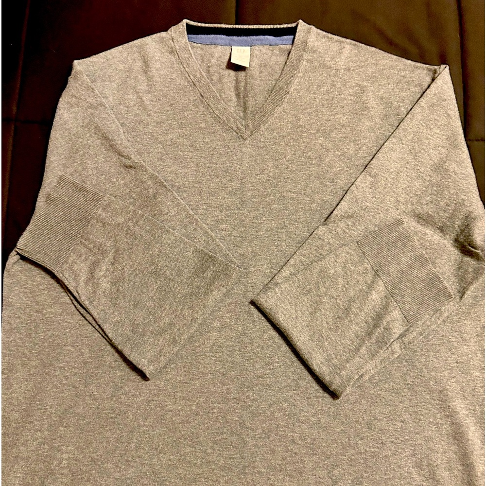 Gap XXL gray V-neck sweater
